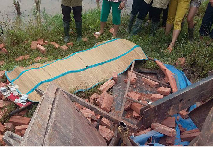 Theo thông tin ban đầu, nạn nhân được xác định là ông Phạm V. H. (SN 1965, thôn Phù Mã, xã Phù Linh, huyện Sóc Sơn). Ngay sau khi xảy ra vụ việc, đoàn tàu đã dừng lại phối hợp với các cơ quan chức năng xử lý.