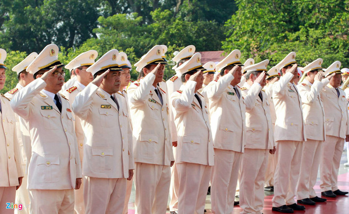 Các đơn vị quân đội nhân dịp này cũng thể hiện tình cảm, sự tri ân và trách nhiệm của thế hệ hiện tại đối với những anh hùng đã ngã xuống vì Tổ quốc.