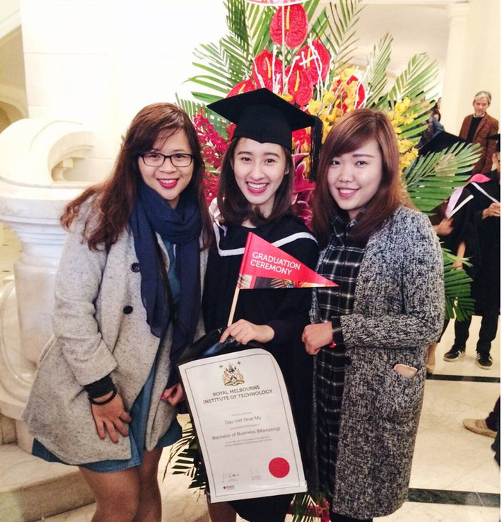 Nhờ những nỗ lực và cố gắng của bản thân, mới đây Nhật Mỹ đã vinh dự nhận được suất học bổng ở Australia trong sự ngưỡng mộ của bạn bè đồng trang lứa. Đó là thành quả xứng đáng cho sự phấn đấu trong suốt một thời gian dài của cô gái trẻ.
