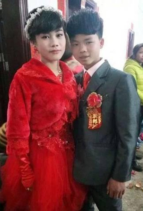 "Thông tin chồng tôi mới 13 tuổi là hoàn toàn sai. Chúng tôi đều sinh vào năm 1999 và năm nay đã 16 tuổi. Chỉ là anh ấy có gương mặt quá trẻ", cô dâu nói với các phóng viên. Cô dâu còn kể thêm rằng, chồng cô đã bỏ học sau khi kết thúc thời trung học và đang làm việc bán thời gian tại Nam Ninh trong suốt 2 năm qua. Đặc biệt, cha mẹ hai bên đã rất ủng hộ quyết định kết hôn của họ.
