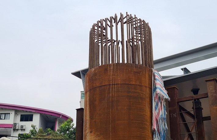 Cầu vượt chữ C chậm tiến độ có phần lỗi lớn của nhà thầu.