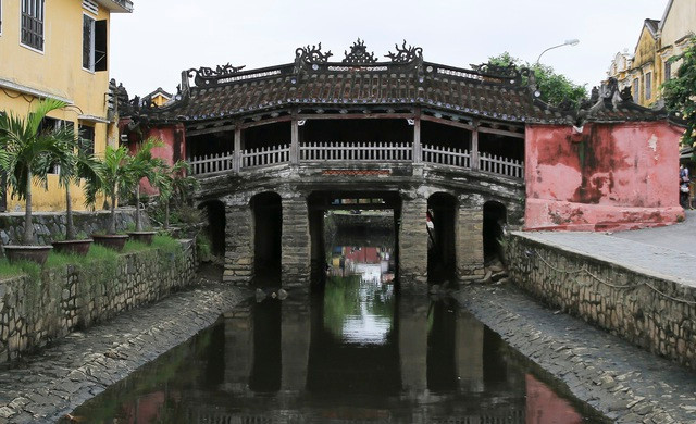Dự án do Trung tâm Quản lý bảo tồn Di sản văn hóa Hội An thực hiện quản lý với kinh phí hơn 20 tỷ đồng và được thực hiện trong 2 năm. Cơ quan Hợp tác quốc tế Nhật Bản cũng cử chuyên gia đến tham gia hỗ trợ tu bổ. (Ảnh: Tổ Quốc).