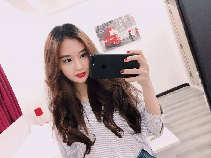 Sở hữu chiều cao 1m7, cùng gương mặt quá “ăn ảnh” nên cô gái Đồng Nai này sớm lọt vào mắt xanh của các nhãn hàng thời trang, studio…