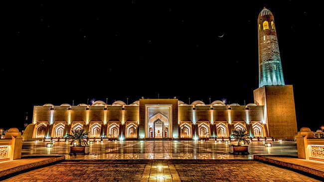 7. Nhà thờ Sheikh Muhammad Ibn Abdul Wahhab Với góc nhìn rộng, kiến trúc sang trọng và ánh đèn sáng lung linh ảo diệu, đây đúng là thánh địa cho các thánh "sống ảo".