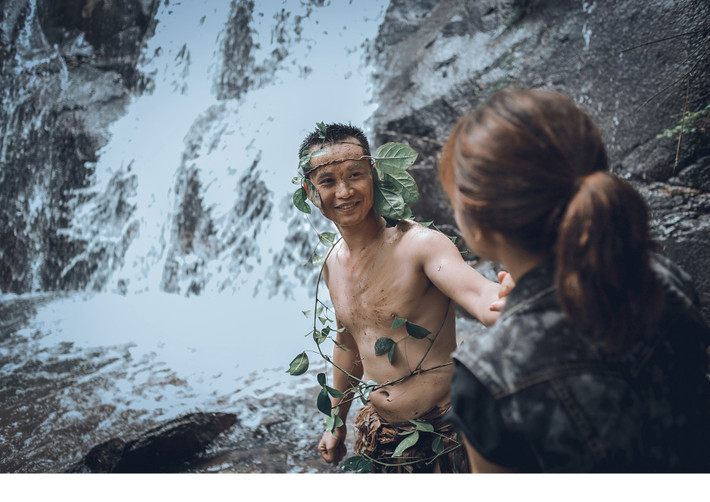 Vừa được cô dâu chia sẻ trên trang cá nhân, bộ ảnh đã hấp dẫn nhiều bạn bè, dân mạng, đẩy số "like" lên hàng nghìn lượt chỉ trong thời gian ngắn.