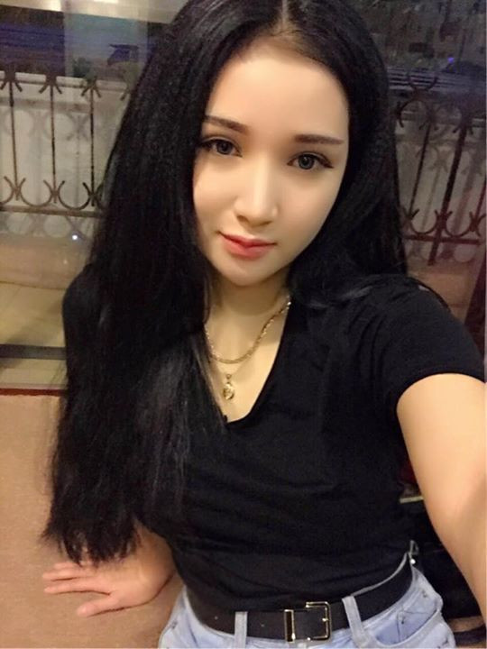Ngắm những bức ảnh đời thường của cô đồng 9X Trà My, cư dân mạng Việt không khỏi trầm trồ về nhan sắc hớp hồn người.