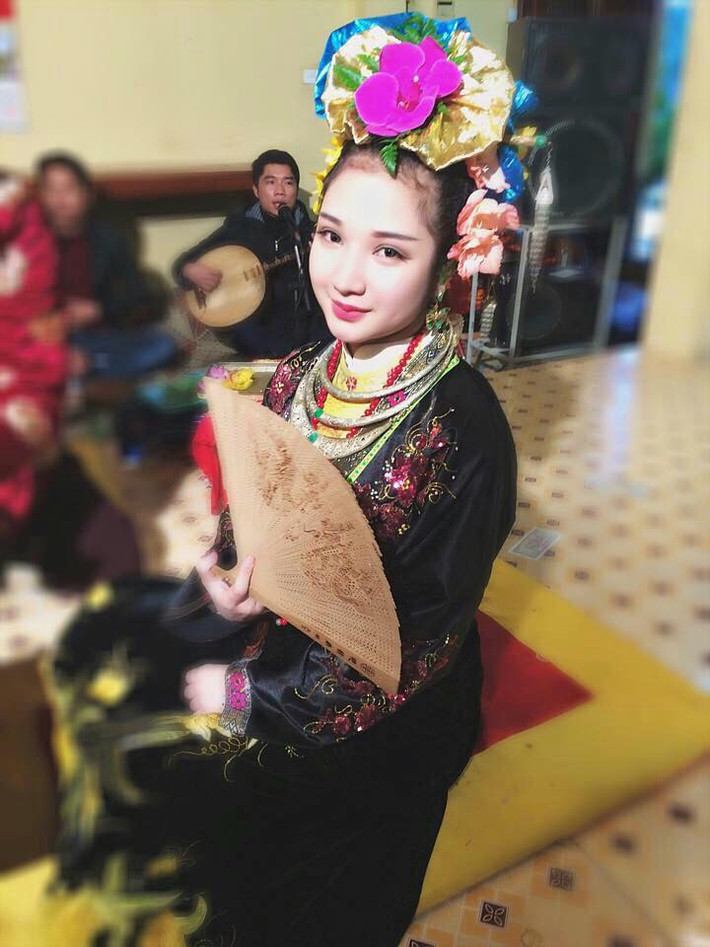 Trà My luôn xem hầu đồng đơn thuần là công việc của cô. Cô cho biết không dựa vào công việc đó để "thần thánh hóa" bản thân hay cố tạo nên điều gì khác người, đặc biệt.