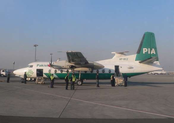 Chuyến bay 404 của Pakistan. 30 năm sau khi chiếc Fokker-F27 Friendship của hãng hàng không Pakistan biến mất trên dãy núi Himalaya với 54 hành khách và phi hành đoàn, số phận của nó vẫn chỉ là những lời đồn đoán. Một số người thậm chí cho rằng, quân đội đã bắn hạ chiếc máy bay ở gần khu vực Đường kiểm soát biên giới Pakistan.