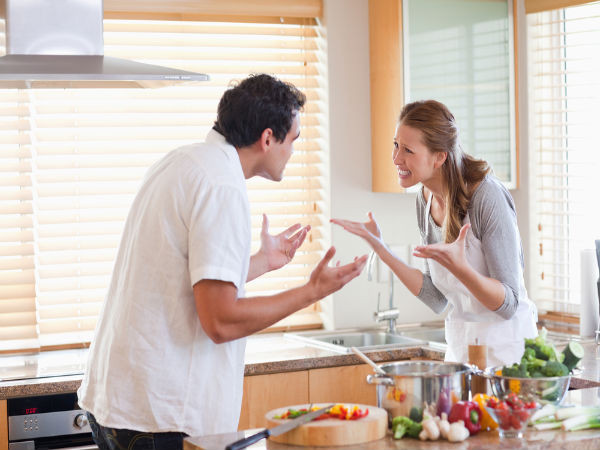 Một số nhà tâm lý học cho rằng, nếu bạn gây sự ức chế cho chồng mình thì hậu quả có thể anh ta sẽ quay lại kiểm soát ngược bạn như một cách để trả thù.