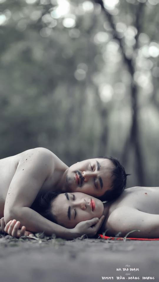 Ấu dâm là một chủ đề được lựa chọn rất nhiều để thể hiện qua những tác phẩm nghệ thuật, nhằm lên án một thực trạng tàn nhẫn: "ấu dâm là tội ác trên thân xác trẻ thơ" và những kẻ ấu dâm không đáng được tha thứ. Tuy nhiên, việc vin vào vấn đề đó để lợi dụng, trục lợi cho bản thân sẽ bị xã hội lên án và tẩy chay.