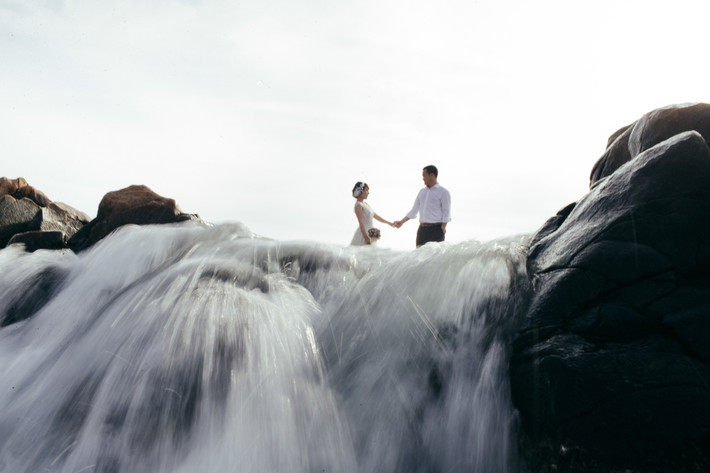 Nhưng nhờ có tinh thần thoải mái, qua 2 ngày rong ruổi đi chụp, cho tới khi về nhà, mỗi khi đi đâu cả hai cũng có thể toe toét được ngay. Những ngày được hòa mình vào thiên nhiên tươi đẹp tại Phan Rang cũng trở thành kỷ niệm mà cặp đôi trẻ không thể nào quên được. Ảnh: Hải Lê Cao.