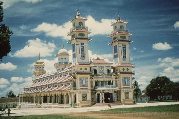 Tây Ninh 1956 - Thánh thất Cao Đài.