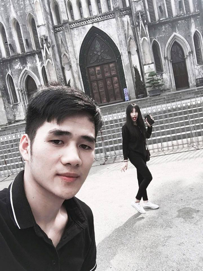 Trước những lời bàn ra tán vào của dân mạng, sau cùng chủ nhân của đoạn clip cũng lên tiếng giải thích, nói rõ hơn về hoàn cảnh quay và câu chuyện đằng sau đoạn clip này. Cô gái trẻ tên Vũ Quỳnh Trang, sinh năm 1994 tiết lộ hiện đang sinh sống ở Hà Nội cho biết clip này được bạn trai của cô quay bằng điện thoại và hai người không phải là vợ chồng như trong dòng mô tả của đoạn clip. Chưa kết hôn nhưng do đã yêu nhau lâu năm nên Quỳnh Trang và bạn trai đã gọi nhau là vợ chồng để thể hiện tình cảm và sự thân thiết giống như khá nhiều cặp đôi khác.