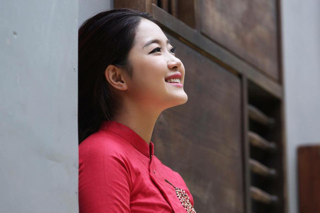 Hiện tại, Nguyễn Khánh Vương Anh đang tiếp tục chương trình học tập tại Australia. Tự nhận mình là thường ngày rất "nam tính" nhưng thỉnh thoảng Vương Anh vẫn khoe vẻ đẹp yêu kiều, duyên dáng khiến bạn bè, dân mạng phải trầm trồ ngợi khen.