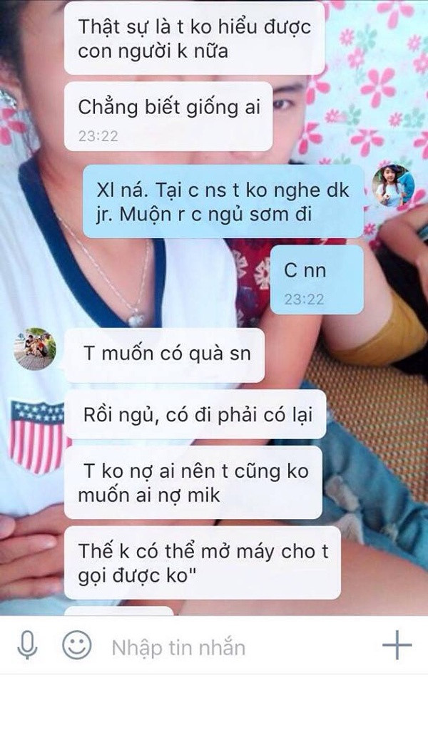 Uất ức với những gì mình phải chịu đựng từ người yêu cũ "rạch trời rơi xuống" và áp lực từ những lời chê bai từ một bộ phận dân mạng, K.K.K đã lên trang cá nhân viết những dòng giải tỏa như sau: "Cái gì cũng có giới hạn thôi. Biết là con gái thiệt thòi như vậy, sao không trả lại tình cảm mình dành cho nó đi mà còn bắt mình trả hơn là cho thế? Trả phí làm "tổn thương" mình đi. Biết là tốt đẹp phô ra, xấu xa đậy lại nhưng chính nó đã ép mình phải làm như vậy. Đã đi tới mức này thì mình chả có gì phải lo sợ nữa cả. Ai bên mình thì mình trân trọng, còn những người cảm thấy không thích có thể hủy kết bạn".