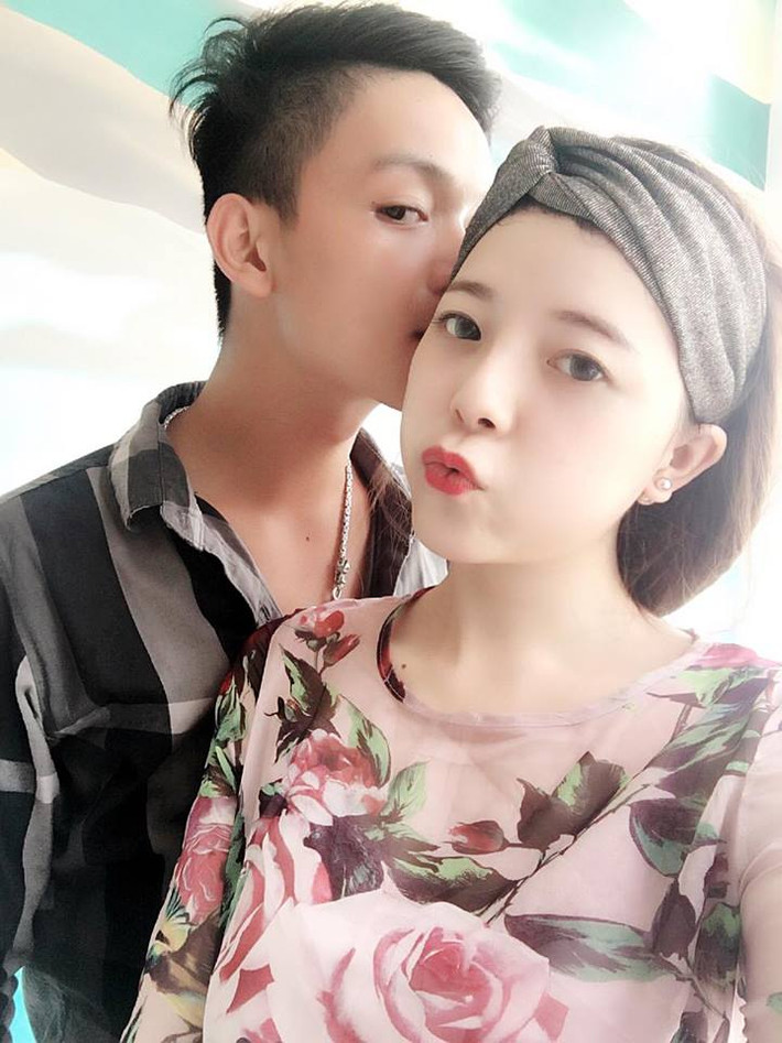 Tùng Lâm và Minh Huyền thường dành thời gian đi du lịch, ăn uống cùng nhau để hâm nóng tình cảm. Thời gian sống chung cũng chưa phải là quá dài nhưng họ luôn cảm thấy hạnh phúc và viên mãn với tổ ấm nhỏ. Điều quan trọng hơn cả đó là cả 2 vẫn dành cho nhau sự trân trọng và tình cảm mặn nồng.