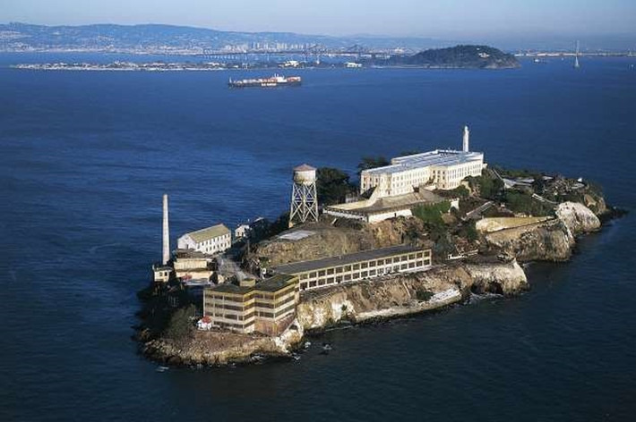 Nhà tù Alcatraz tại Mỹ, nơi được mệnh danh là nhà tù không lối thoát với mức độ an ninh bảo mật nghiêm ngặt khét tiếng bậc nhất thế giới.