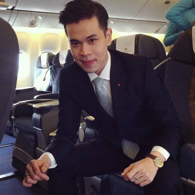 Những bức ảnh của các hot boy hàng không Việt đang gây bão tại một diễn đàn mạng tại Thái Lan. Không ít cô gái bình luận họ muốn sang Việt Nam để mục sở thị những anh chàng mỹ nam tiếp viên hàng không hút hồn như thế này.
