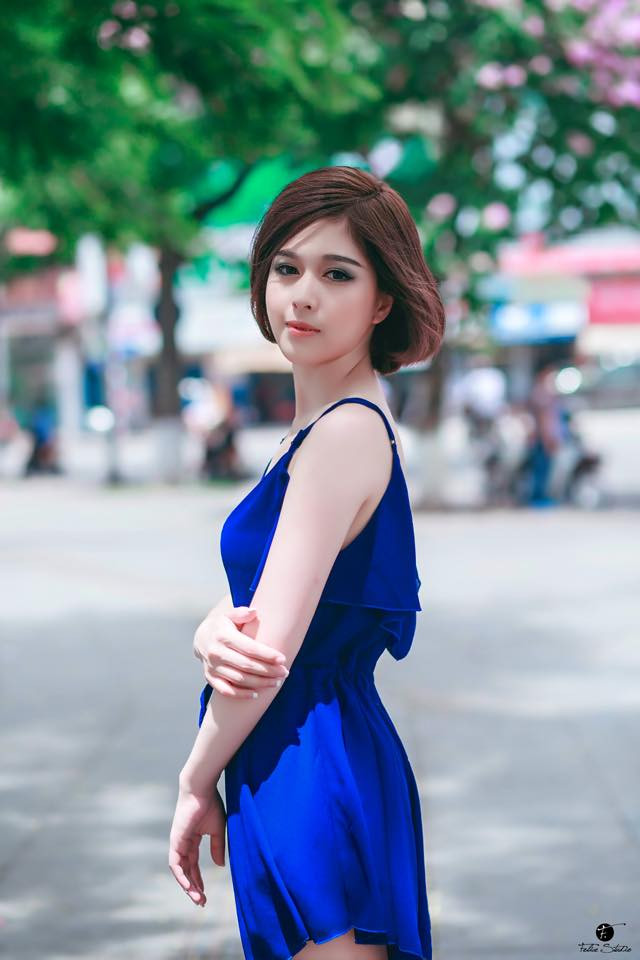 Sau màn tặng quà đặc biệt, trên một số diễn đàn mạng có xuất hiện một vài ý kiến cho rằng việc thiếu gia đi siêu xe tặng 999 bông hồng được sắp đặt, bày ra để khiến những người trong cuộc được nổi tiếng, nhiều người chú ý. Tuy nhiên bản thân Thanh Hiền tỏ ra không quan tâm đến những điều này, nữ MC xinh đẹp cho biết bạn trai cô đã tỏ tình từ rất lâu và đây đơn giản chỉ là một món quà nhằm tạo sự bất ngờ cho cô mà thôi.