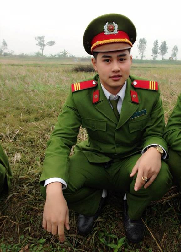 Minh Long phải tham gia vào các vụ án giết người, cướp của, đánh nhau… nhưng với chuyên môn và sự nhiệt tình, chàng cảnh sát hình sự 9X vẫn hoàn thành tốt nhiệm vụ và thêm yêu công việc của mình.
