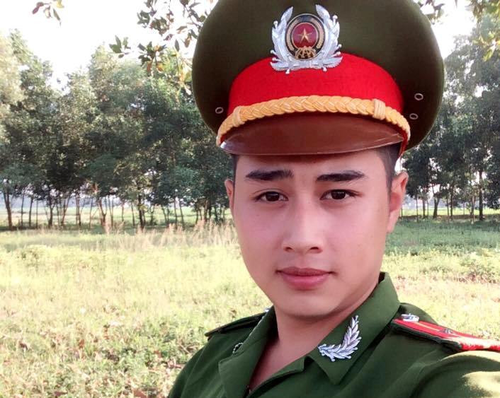 Nghe qua về tên cơ quan nơi Minh Long đang làm việc, có thể hiểu rằng chàng cảnh sát trẻ này thường xuyên phải làm nhiều công việc khó khăn, đối diện với nhiều tội phạm nguy hiểm.