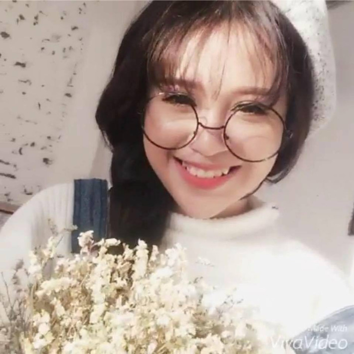Hồng Anh Kichii tên thật là Nguyễn Thị Hồng Anh, sinh năm 1998. Hiện, nữ sinh 9X đang học tại trường THPT Dân lập Nguyễn Văn Huyên, Hà Nội. Nổi tiếng trong giới trẻ với vai trò là mẫu ảnh, diễn viên, Idol khá nổi tiếng trên kênh IdolTV, trang cá nhân của Hồng Anh Kichii đang thu hút hơn 1000 người theo dõi.