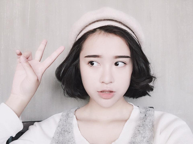 Có lẽ chính vì sự cố đó mà tên tuổi của Hồng Anh Kicchi lên như diều gặp gió. Ngay sau khi sự cố xảy ra, kênh chuyên lăng xê tài năng trẻ Idoltv.vn đã tìm được thông tin và liên hệ với Hồng Anh, đồng thời có lời mời về làm việc tại kênh IdolTV với mức thu nhập khó tin.