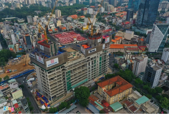 Đây là khu phức hợp Trung tâm thương mại, văn phòng, căn hộ, siêu căn hộ, khách sạn 6 sao nằm trên tổng diện tích đất hơn 8.500 m2, thời hạn sử dụng 50 năm kể từ tháng 4/2013. (Ảnh: Zing).