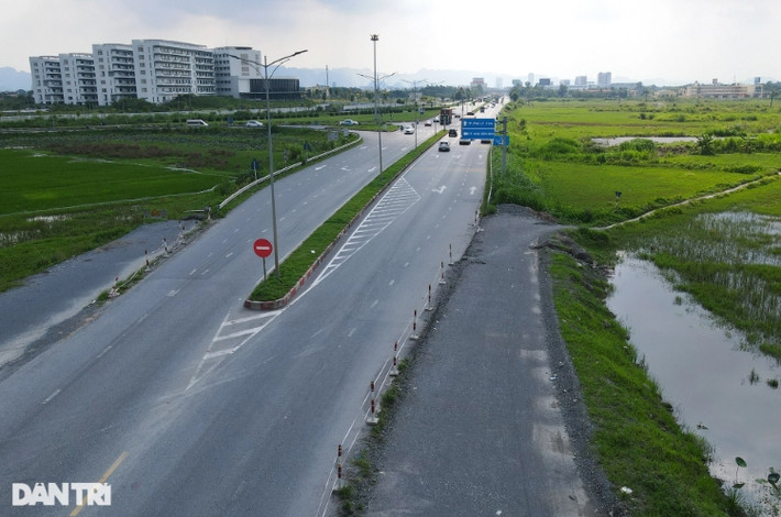 Quy mô đầu tư hoàn thiện đường ô tô cấp 2 đồng bằng, bề rộng nền đường 22,5m, 4 làn xe, tốc độ thiết kế 80km/h. (Ảnh: Dân Trí).