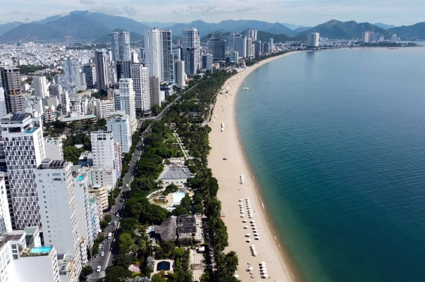 Dự án Công viên Phù Đổng do Công ty TNHH Invest Park Nha Trang làm chủ đầu tư có diện tích hơn 24.600m2, kéo dài khoảng 400m bờ biển Nha Trang (Khánh Hòa). (Ảnh: Vietnamnet).
