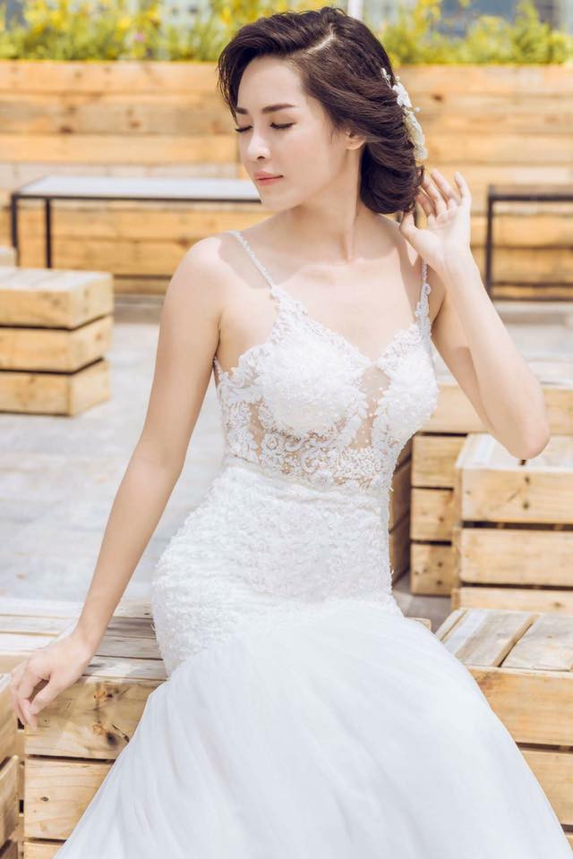 Và thành quả mà Thanh Quỳnh có được là một số bộ sưu tập thời trang, áo dài được giới thiệu trên truyền hình. Tuy nhiên, để công việc thiết kế thời trang được nâng lên tầm chuyên nghiệp hoàn toàn, Thanh Quỳnh vẫn có một khoảng cách không hề nhỏ. Dù hăng say, làm việc có chút thành quả nhưng Thanh Quỳnh vẫn chưa thể có thu nhập ổn định từ ngành nghề mà cô theo đuổi, phần vì còn thiếu sót khá nhiều kỹ năng chuyên nghiệp, phần vì gia cảnh khó khăn còn tạo ra khá nhiều gánh nặng. Chính vì thế, người đẹp thẩm mỹ Nam Định cũng đã tìm mọi cách để bản thân trở nên năng động, giỏi nắm bắt cơ hội hơn.