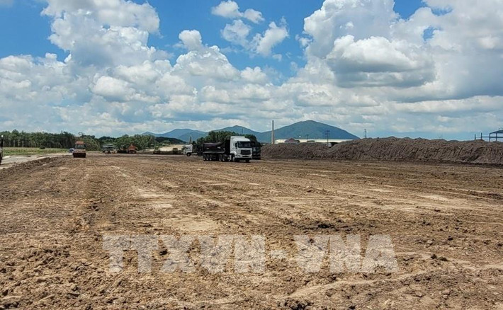 Dự án được chia làm 3 dự án thành phần, trong đó tỉnh Đồng Nai được giao đầu tư dự án thành phần 1; Bộ Giao thông Vận tải đầu tư dự án thành phần 2; tỉnh Bà Rịa - Vũng Tàu đầu tư dự án thành phần 3 có chiều dài 19,5 km qua địa bàn thị xã Phú Mỹ và TP Bà Rịa. (Ảnh: TTXVN).