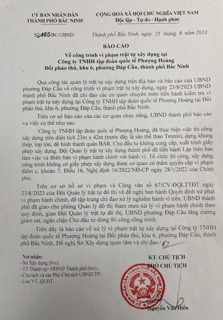 Trước đó, ngày 25/8, UBND TP Bắc Ninh có báo cáo về công trình vi phạm trật tự xây dựng của Công ty TNHH Tập đoàn Quốc tế Phượng Hoàng tại đồi Pháo Thủ, khu 6, phường Đáp Cầu.