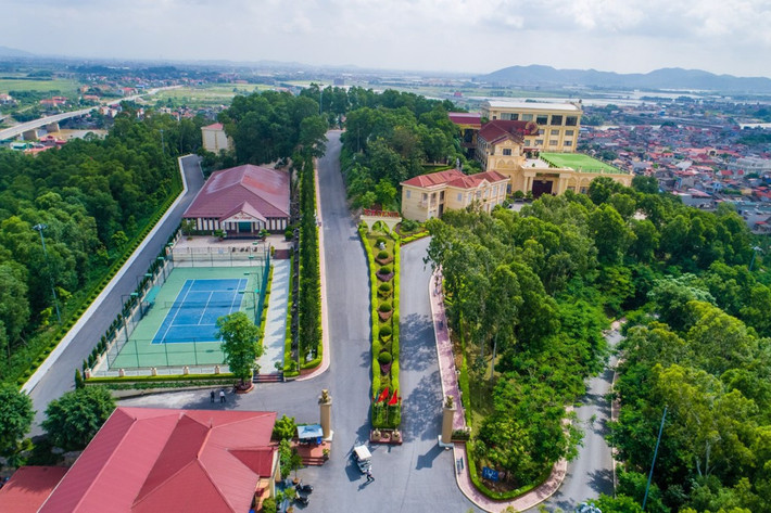 Mới đây, UBND TP Bắc Ninh (tỉnh Bắc Ninh) có quyết định xử phạt vi phạm hành chính số tiền 130 triệu đồng đối với Công ty TNHH Tập đoàn Quốc tế Phượng Hoàng. Người đại diện là ông Nguyễn Quốc Khánh, chức vụ Tổng Giám đốc. (Ảnh: Vietnamnet).