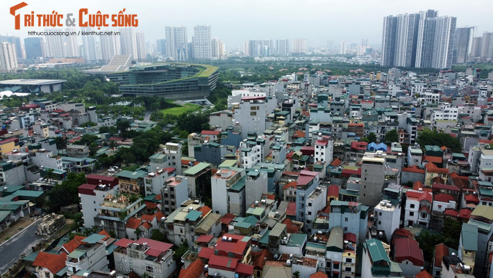 Tại khu vực phường Mễ Trì, Mỹ Đình 1 (quận Nam Từ Liêm, Hà Nội), có rất nhiều nhà cho thuê, chung cư mini đông người. Mật độ xây dựng san sát khiến không gian sống chật hẹp, ngột ngạt, bức bối.