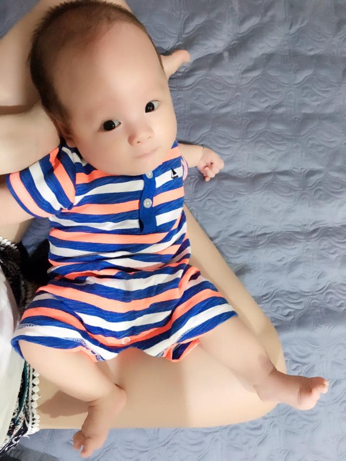 Đáng ngưỡng mộ hơn cả mẹ chồng Phương Chi cực kỳ chu toàn, cô cho hay mọi việc nhà bà đều giành phần việc về cho mình, cô đòi làm thì đều đuổi khéo không muốn con dâu phải đụng chân tay. Ngay cả lúc cô mang thai nhan sắc bị ảnh hưởng bà đã lên mạng tìm hiểu một số mẹo để giữ dáng, giữ da cho con dâu. Nghe qua câu chuyện làm dâu của Phương Chi nhiều người không khỏi thèm muốn và ghen tỵ, những cô gái chưa chồng bày tỏ niềm hi vọng về một đức lang quân vàng 10 và gia đình nhà chồng hết í như cô vợ xinh đẹp này.