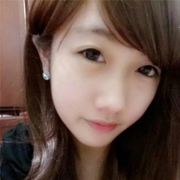 Một bức ảnh đời thường cho thấy vẻ trẻ trung, "xì tin" của nữ xạ thủ xinh đẹp đang gây sốt tại Olympic Rio 2016. Ảnh trong bài: Rio2016.com/Getty Images/Zhentoo/Sohu.
