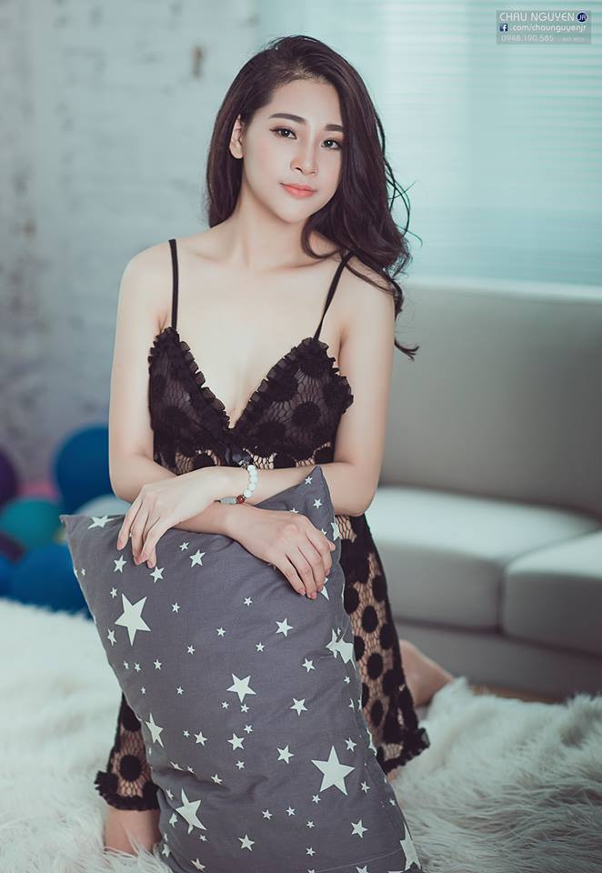 Lập gia đình từ khá sớm – năm 22 tuổi nhưng không may mắn gia đình lại không yên ấm, cuộc hôn nhân vốn được mong chờ sẽ mang lại nhiều hạnh phúc cho chị Diệu Linh bỗng chốc đổ vỡ… Trước đó chị Linh đã sinh được 2 bé trai và sau khi ly thân với chồng, chị là người nhận nuôi dưỡng chúng một mình. Ảnh: Chau Nguyen Jr.
