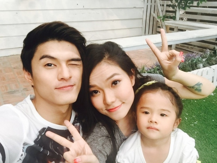 Lâm Vinh Hải và Linh Chi phải hứng chịu sự chỉ trích dữ dội từ phía dư luận. Linh Chi được biết đến như một “người đẹp thi phi” với nhiều ồn ào trong showbiz. Cô bị nghi là kẻ thứ ba phá hoại hạnh phúc gia đình Lâm Vinh Hải – Lý Phương Châu. Trong khi đó, nam vũ công bị tố là người đàn ông phụ bạc, đã có gia đình nhưng vẫn ngoại tình với người phụ nữ khác.
