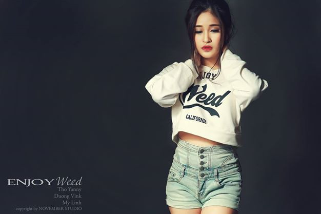 Không chỉ xinh đẹp, xì-tin, Hồng Anh - Thỏ Yanni còn có nhiều tài lẻ. Cô bạn hát rất hay và thường xuyên xuất hiện trong những shot ảnh thời trang, nghệ thuật đẹp mắt.