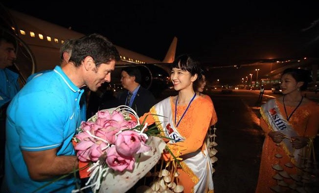 Sự kiện Man City sang Việt Nam đang là tâm điểm trên mạng trong vài ngày qua. Ngoài những hoạt động, trận đấu giao hữu với đội tuyển Việt Nam, thì cách giao tiếp, thái độ của các sao Man City với fan Việt cũng được quan tâm và trở thành đề tài gây xôn xao trên mạng. Đặc biệt là sau loạt thông tin, clip cho rằng các cầu thủ Man City tỏ ra hờ hững, thiếu tôn trọng fan Việt. Ảnh: Zing.