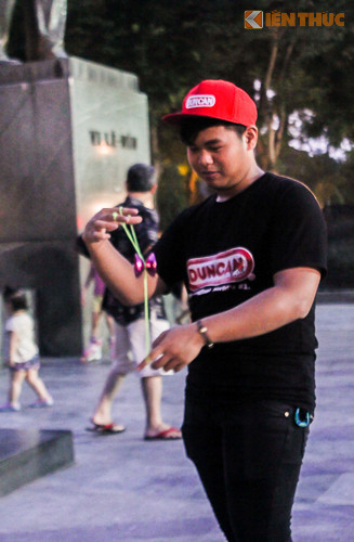 Theo Nguyễn Thế Linh nhóm DUNCAN, người mang sự chuyên nghiệp của yoyo về Việt Nam: Yoyo được chia ra thành 5 thể loại khác nhau, gồm có : Single String (1A), Looping (2A), Double String (3A) , Offstring (4A), Freehand (5A).