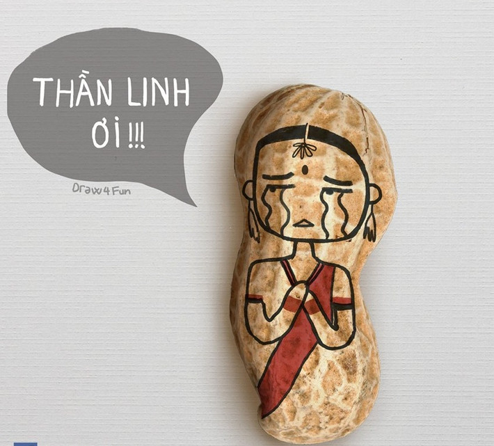 Tên phim, nội dung phim, câu nói sử dụng nhiều trong phim Cô dâu 8 tuổi cũng trở thành đề tài chế ảnh của dân mạng. Anh chàng Draw 4 Fun nổi tiếng cũng đã trình làng bức ảnh chế "Thần linh ơi" với tạo hình Anandi trên củ lạc, thu hút hàng nghìn lượt like.