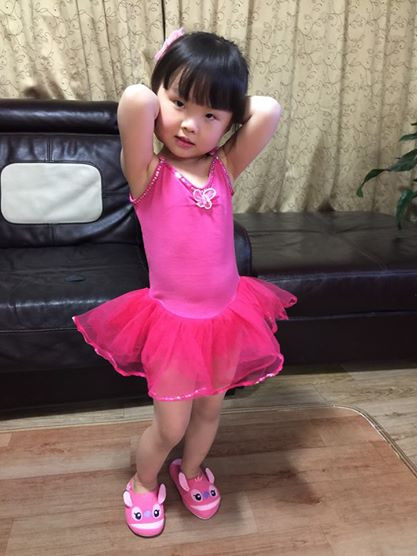 Để tăng khả năng nghe, hiểu và nói tiếng Việt, ba mẹ của bé Yun Seo thường xuyên nhờ bé làm phiên dịch viên cho hai người.