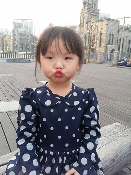 Một số hình ảnh đời thường rất đáng yêu của bé Jang Yun Seo.