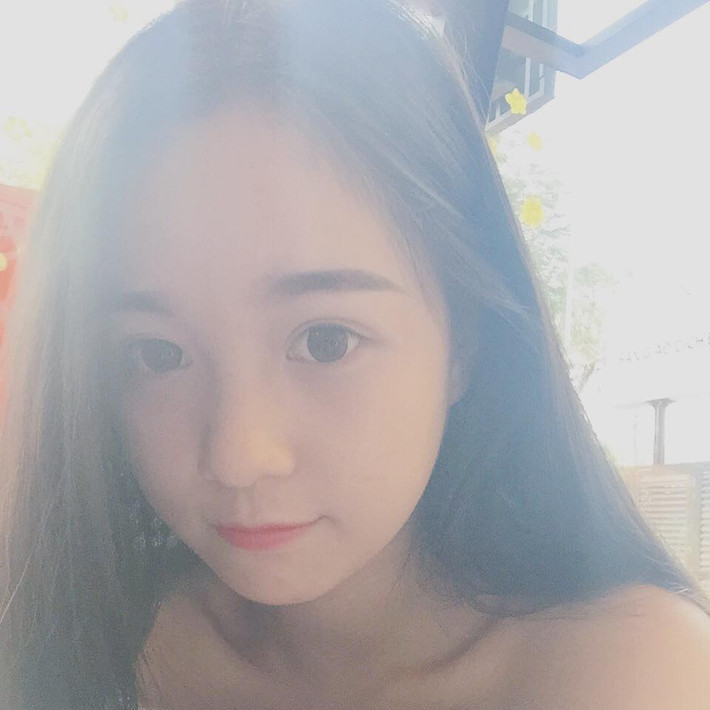 Ngắm nhan sắc của nữ sinh 18 tuổi giống hệt Ngọc Trinh đang khiến dân mạng thầm thương trộm nhớ.