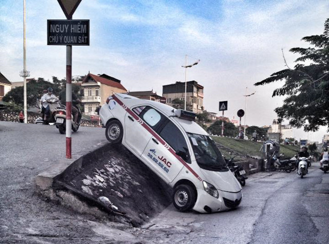 "Chạy xe không có khách thì... cạp đất mà ăn".