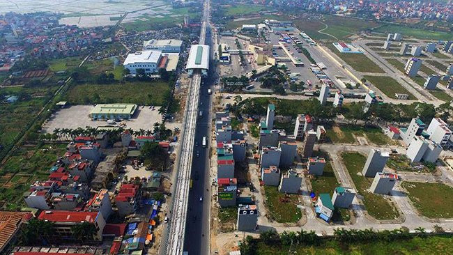 Tuyến đường sắt Cát Linh - Hà Đông sẽ có 13 đoàn tàu (52 toa xe) với 4 toa xe/đoàn tàu. Chiều dài đoàn tàu 79 m, năng lực vận chuyển tối đa mỗi chiều khoảng 28.500 hành khách/h.