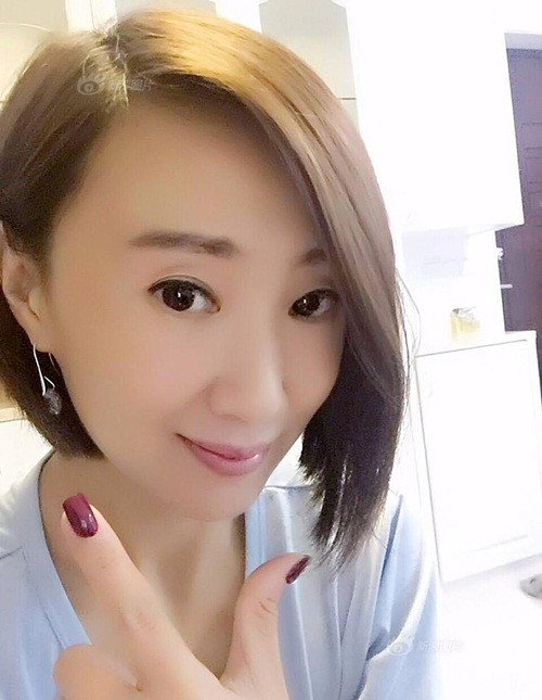 Ban đầu mọi người cho rằng nữ đại gia họ Vương chỉ đăng lên một mẩu chuyện cười sưu tầm được. Tuy nhiên khi phóng viên liên lạc với cô thì được nữ đại gia này xác nhận, đó đúng là bản hợp đồng do cô viết, cô thực sự muốn kết hôn. Người phụ nữ này còn cho biết, cô sống một mình khá tự do, nhưng tình cảm vẫn thiếu thốn nên cần một bờ vai để dựa vào.
