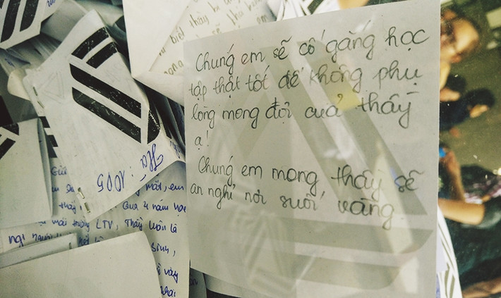 Thế hệ học sinh cố gắng học tập và luôn ghi nhớ lời thầy dạy.